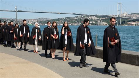 Galatasaray üniversitesi hukuk mezunları